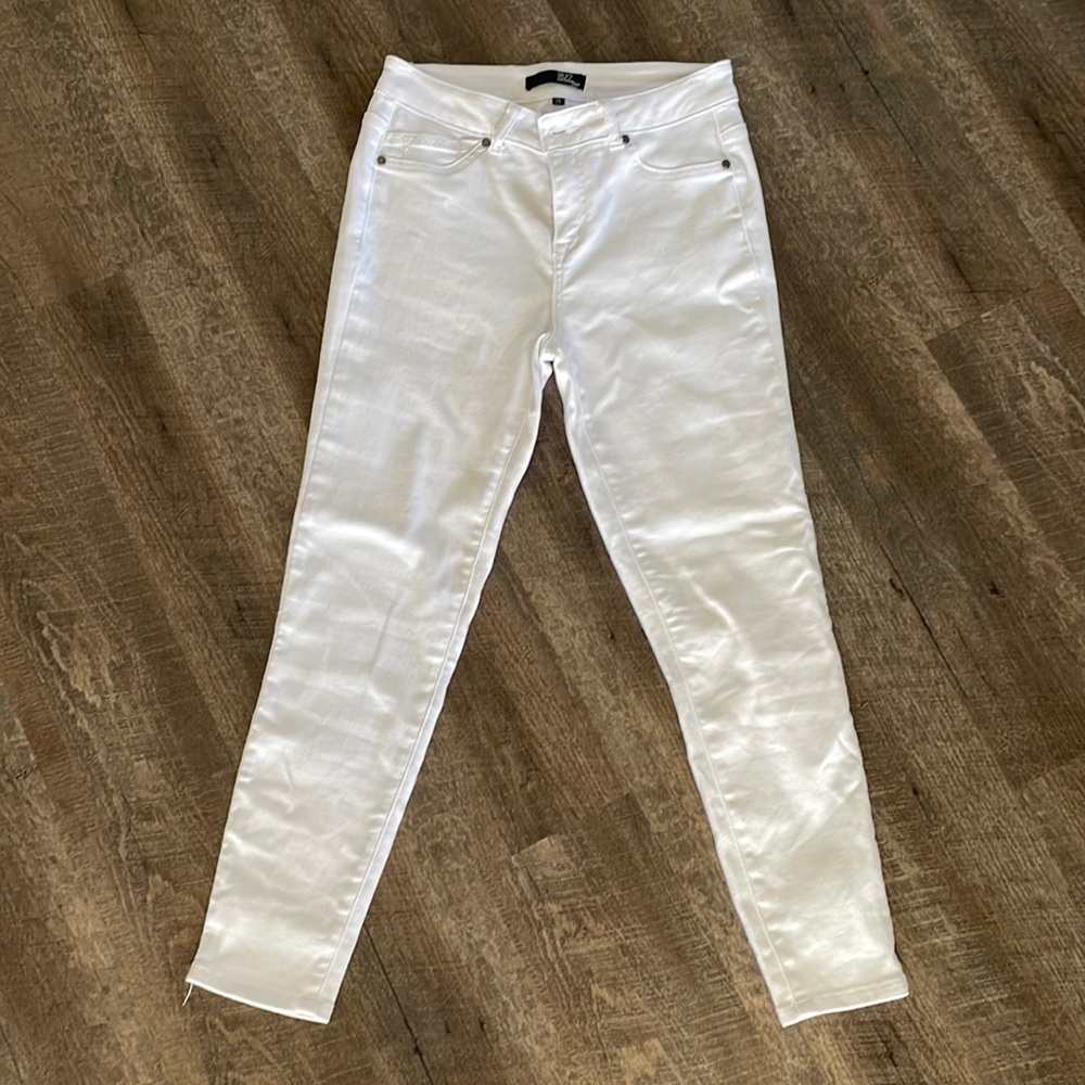 1822 Petite Butter 26” ankle skinny jeans, Wynter White size 29/8
